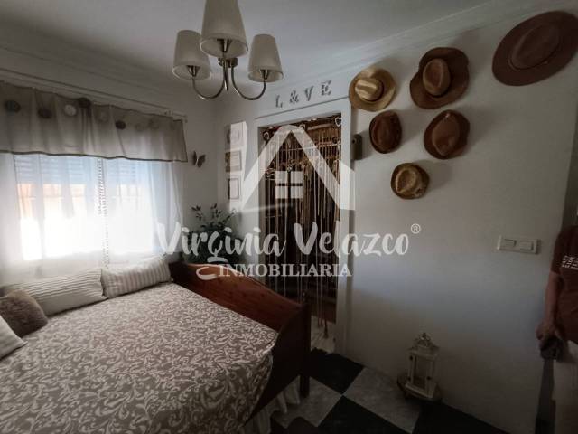 Apartamento en Venta en Calle Obispo Bartolomé Espejo en Mangas Verdes - Las Flores - Parque del Sur
