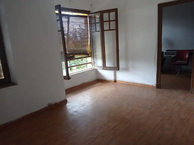 Dormitori de Edifici en venda en Tineo