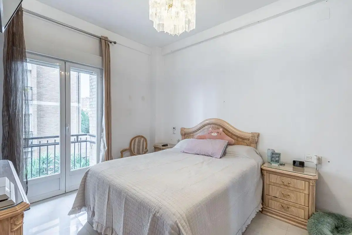 Bedroom of Flat for sale in Granada  with Air Conditioner and Terrace