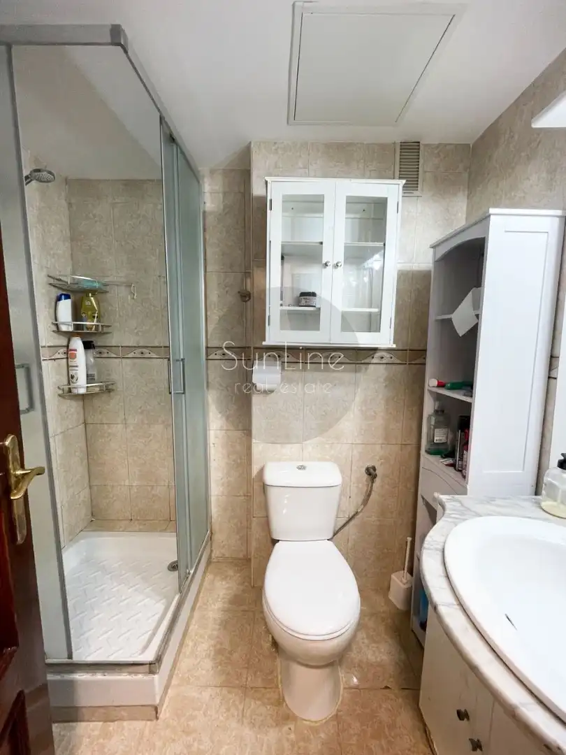 Badezimmer von Wohnung zum Verkauf in Valencia mit Klimaanlage, Möbliert und Balkon