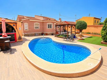 House for sale in Benijófar
