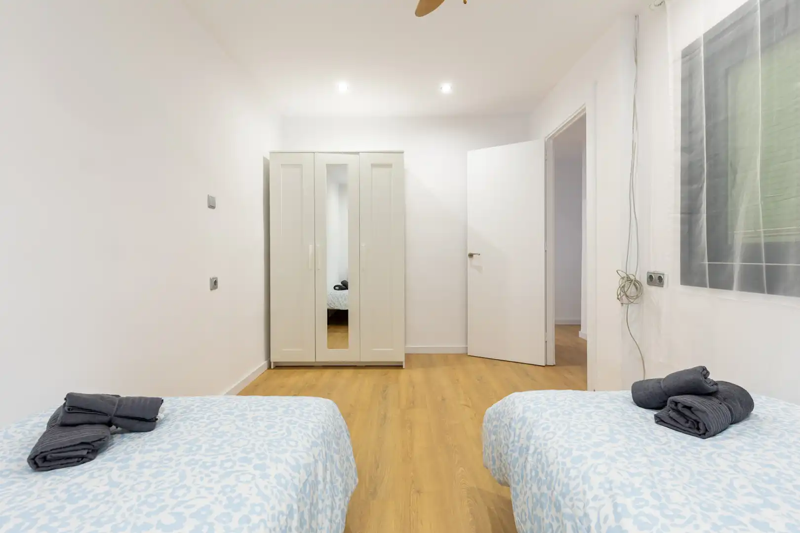 Bedroom of Flat for rent in Terrassa  with Air Conditioner, Heating and Parquet flooring