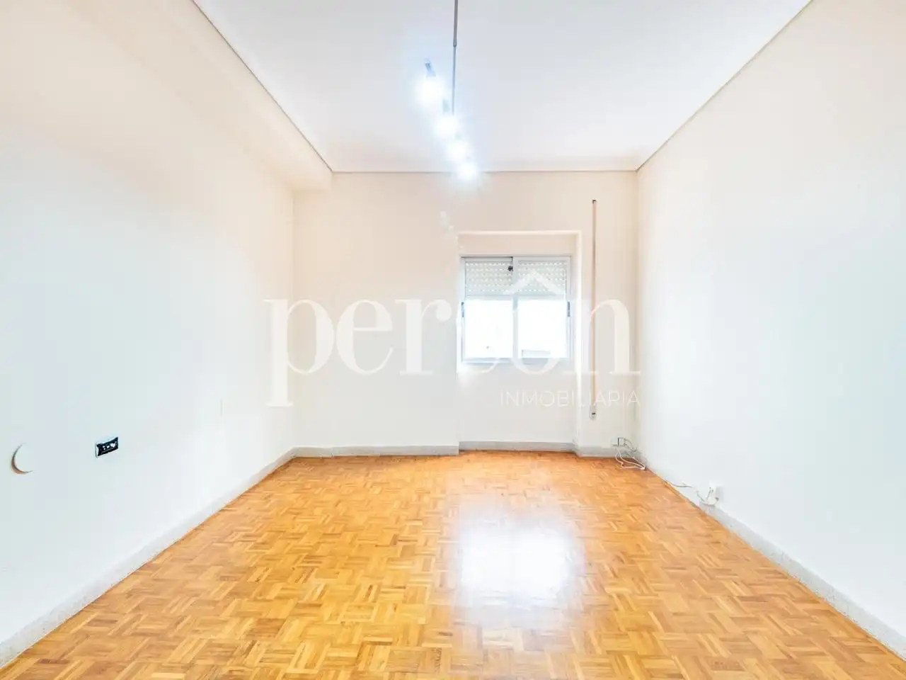 Living room of Flat for sale in Valencia  with Parquet flooring and Balcony
