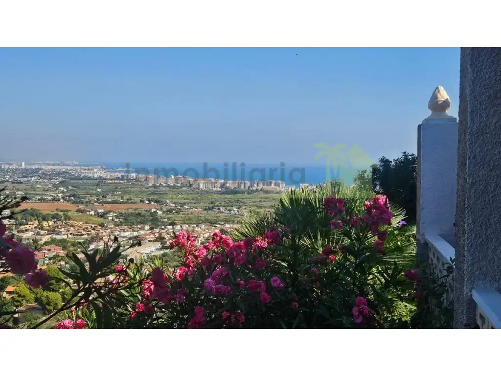 Casa con piscina en venta en Las Atalayas - Urmi - Cerro de Mar