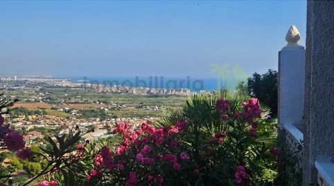 Villa, 3 apartamentos, piscina y vista al mar y montaña