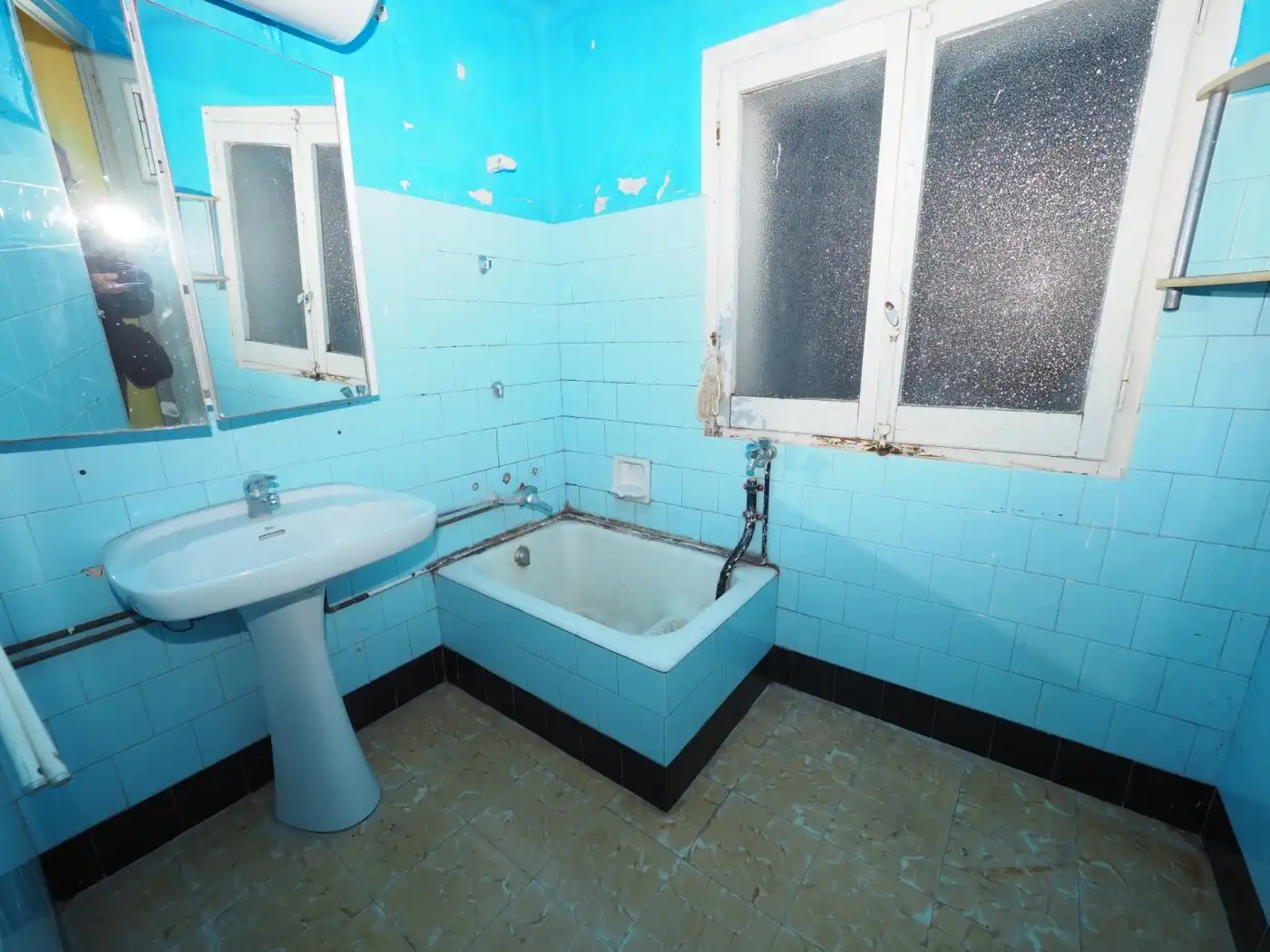 Bathroom of Flat for sale in Manresa  with Balcony