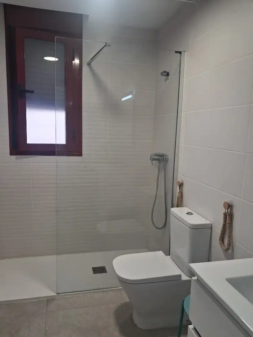 Badezimmer von Wohnung zur Miete in Benicarló mit Klimaanlage, Terrasse und Möbliert