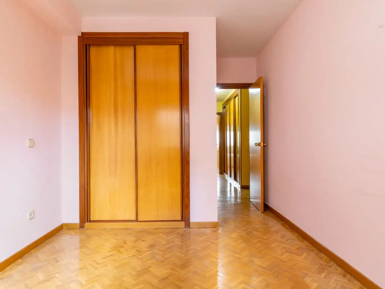 Flat for sale in Sector Islas, 16, Segunda Fase