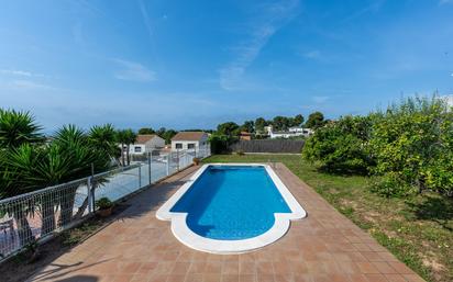 Piscina de Casa o xalet en venda en Cunit amb Calefacció, Jardí privat i Terrassa