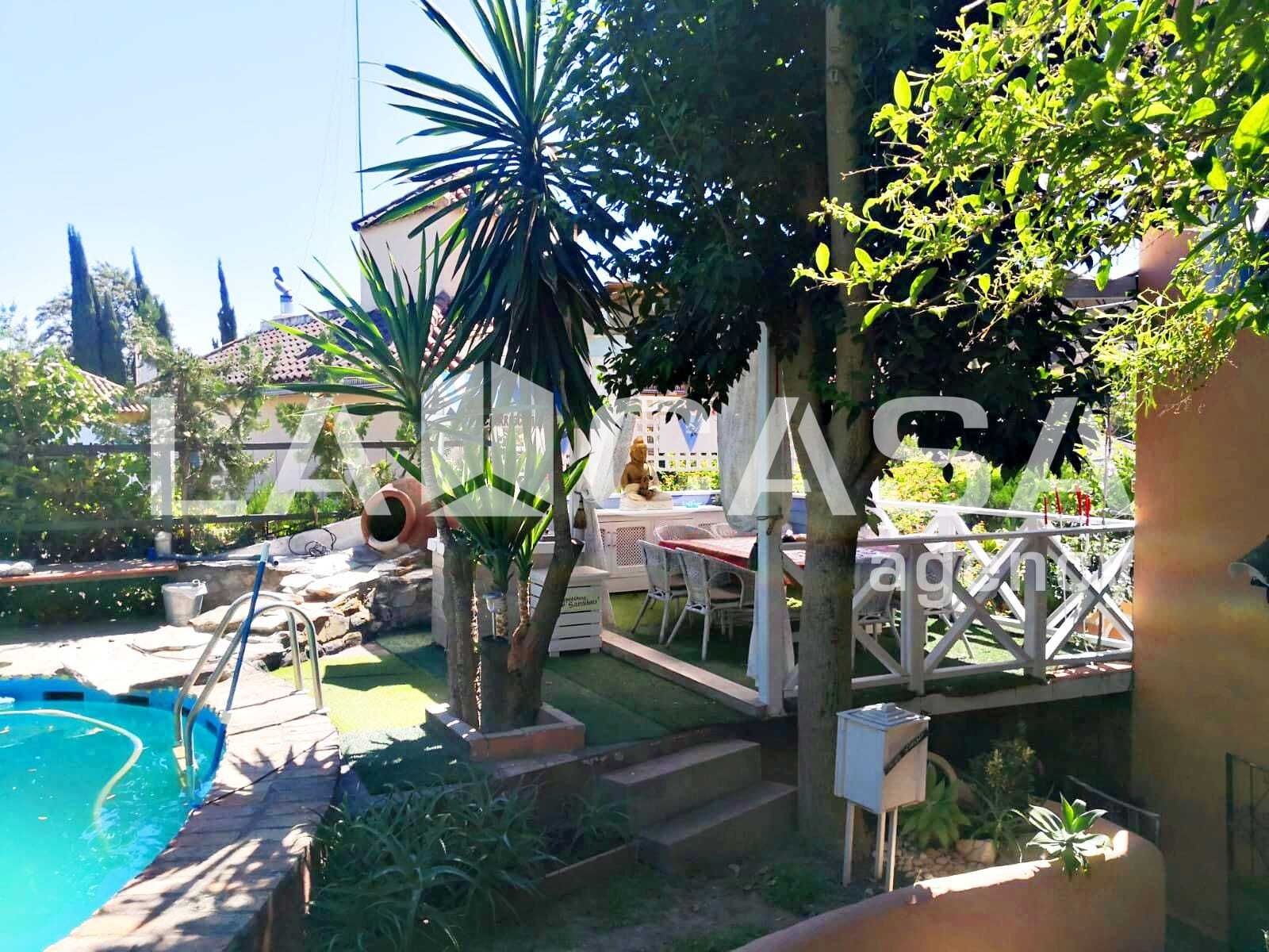 Jardí de Casa o xalet en venda en Montequinto amb Aire condicionat i Terrassa
