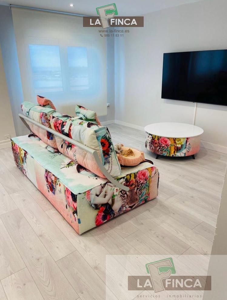 Living room of Flat for sale in Gijón   with Heating, Storage room and Furnished