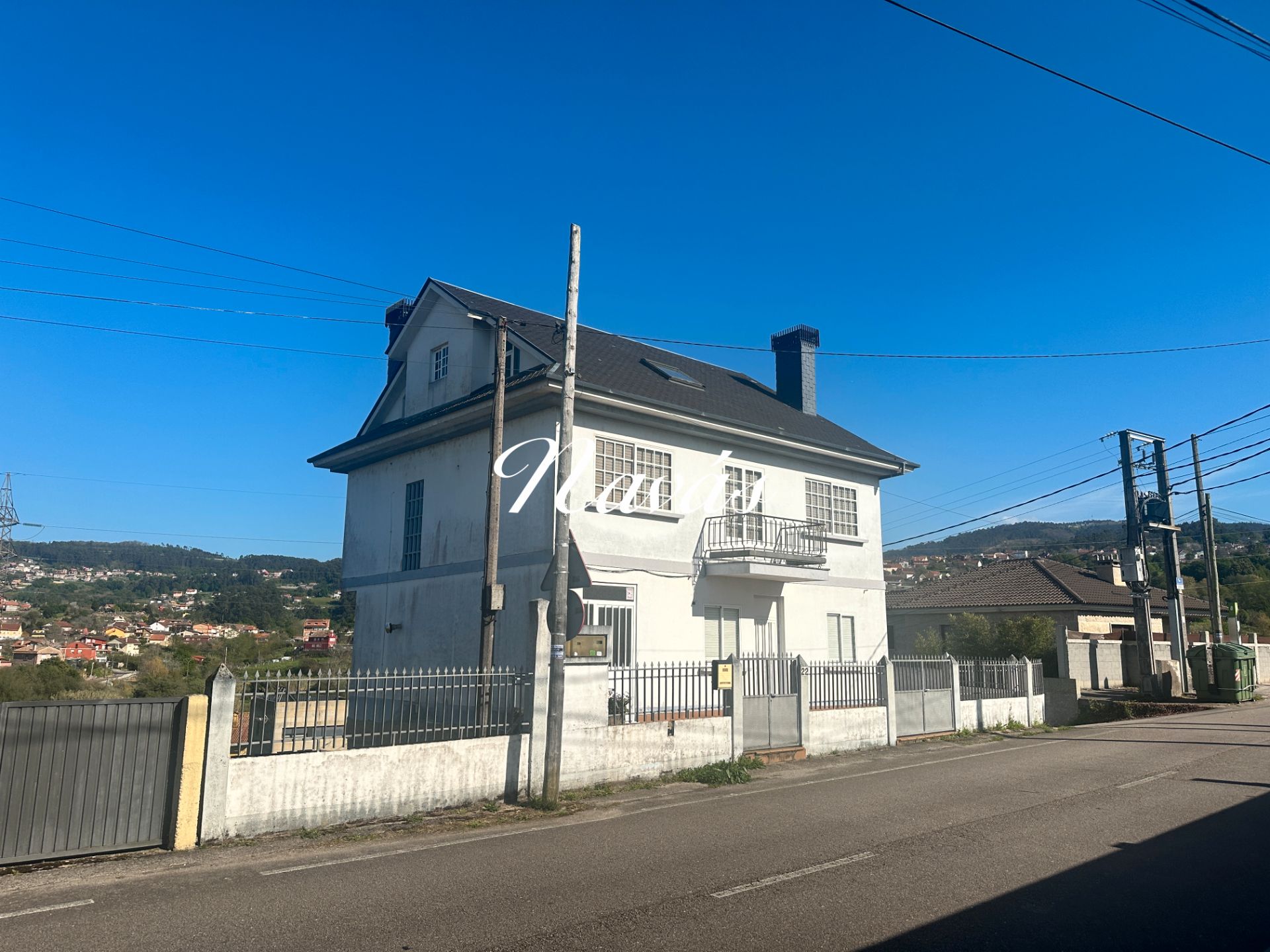 Vista exterior de Casa o xalet en venda en Vigo  amb Calefacció, Traster i Moblat