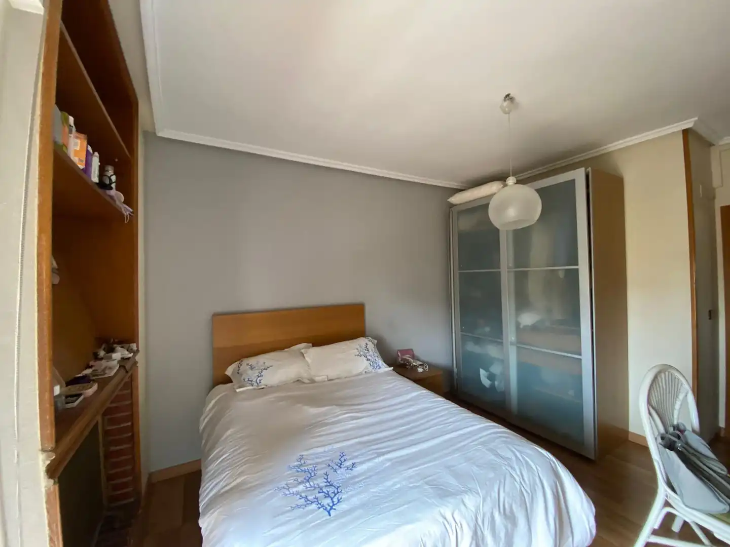 Habitación de Piso para compartir en Cartagena con Aire acondicionado y Parquet