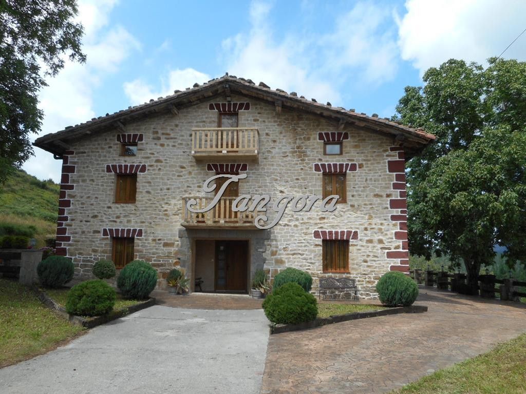 Vista exterior de Finca rústica en venda en Munitibar-Arbatzegi Gerrikaitz amb Jardí privat, Parquet i Traster
