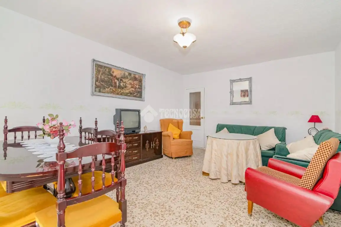 Sala d'estar de Casa adosada en venda en Armilla amb Jardí privat, Terrassa i Balcó