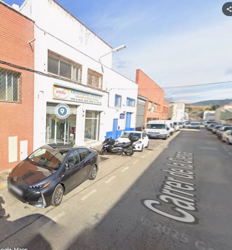 Vista exterior de Nau industrial en venda en Pineda de Mar