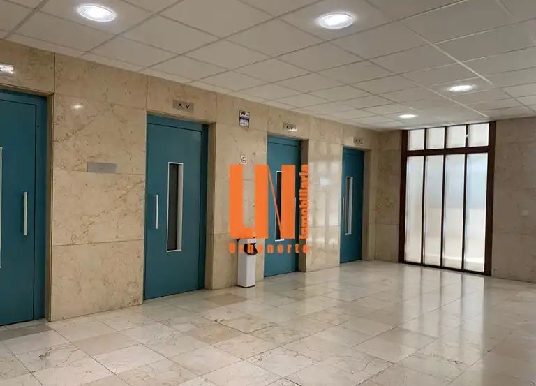 Office space with lift for sale in Centro, imagen 2