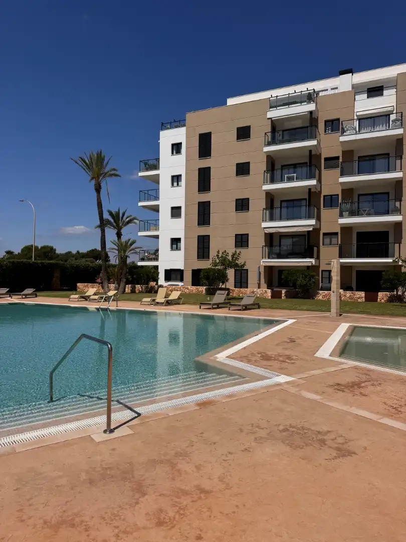 Piscina de Planta baja en venta en Sant Llorenç des Cardassar con Aire acondicionado, Jardín privado y Amueblado