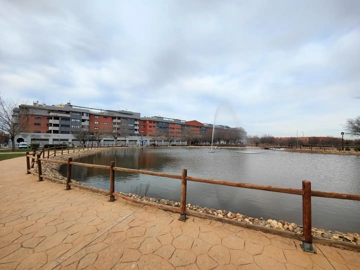 Außenansicht von Wohnung zum Verkauf in Valdemoro mit Klimaanlage, Parkett und Abstellraum
