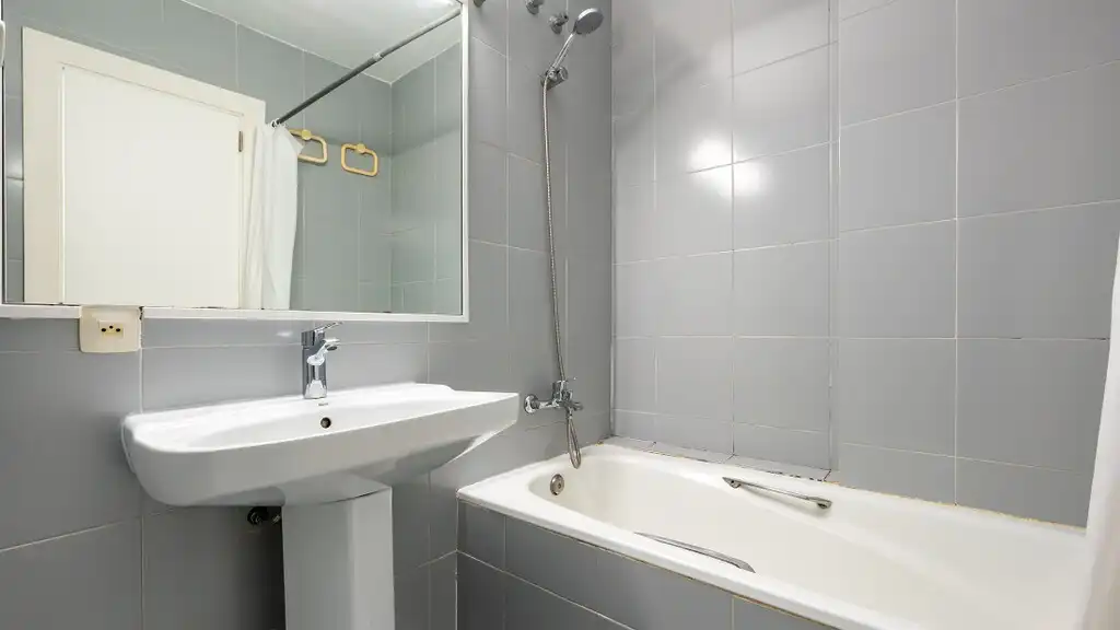 Badezimmer von Dachboden zum Verkauf in Andratx mit Terrasse und Abstellraum