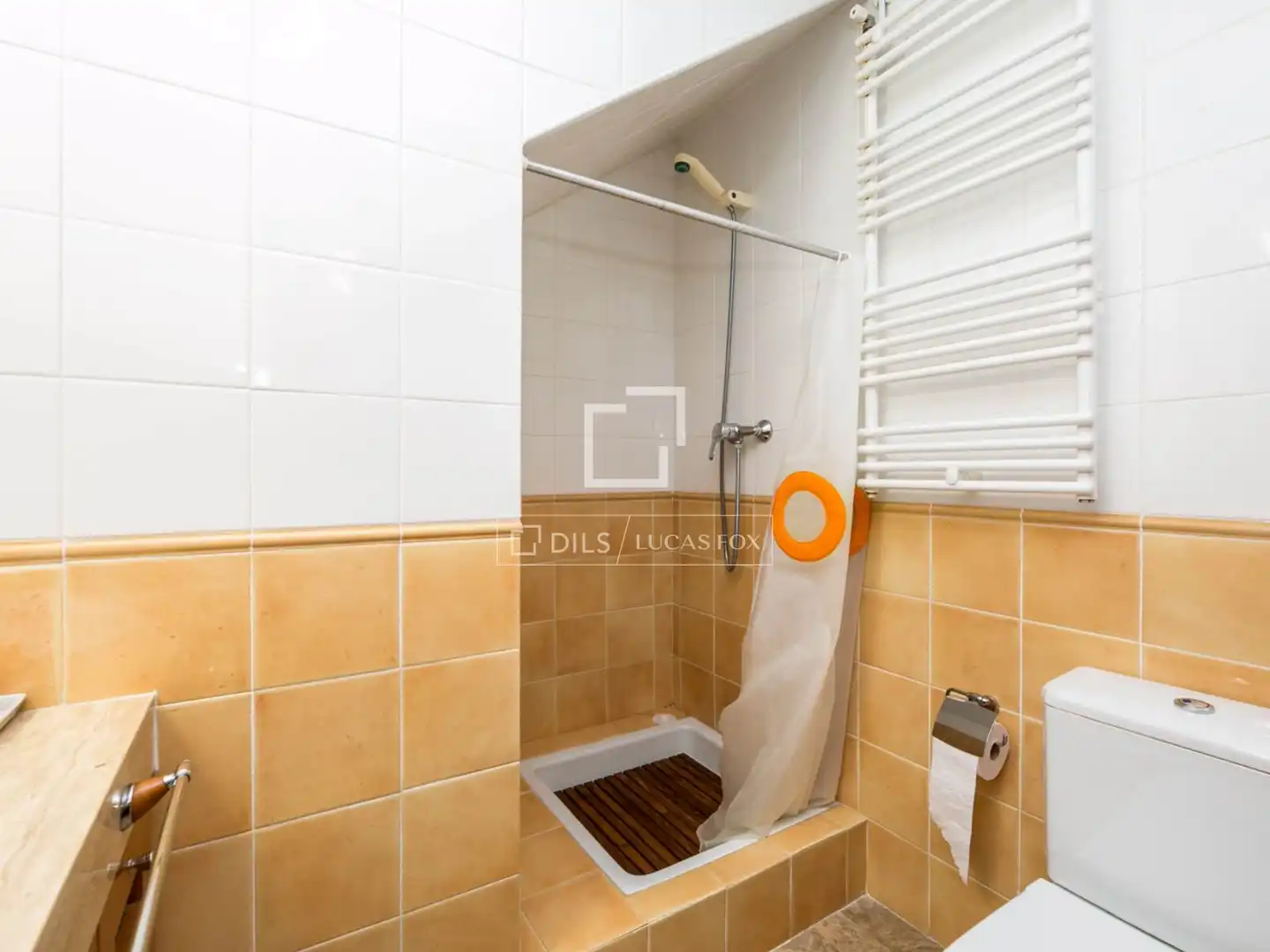 Bathroom of Houses for rent in Castelldefels  with Air Conditioner, Private garden and Terrace