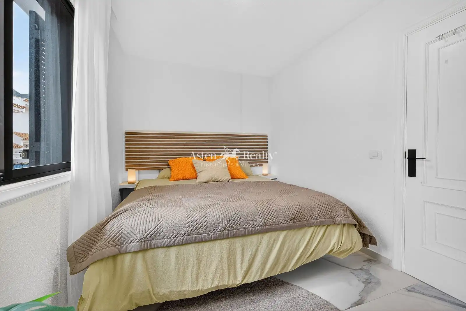 Habitación de Casa adosada en venta en Arona con Terraza, Piscina y Amueblado