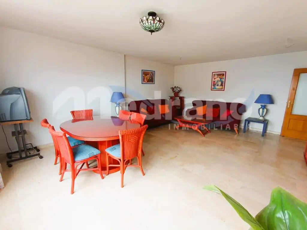 Sala de estar de Piso en venta en Benidorm con Jardín privado, Piscina y Amueblado
