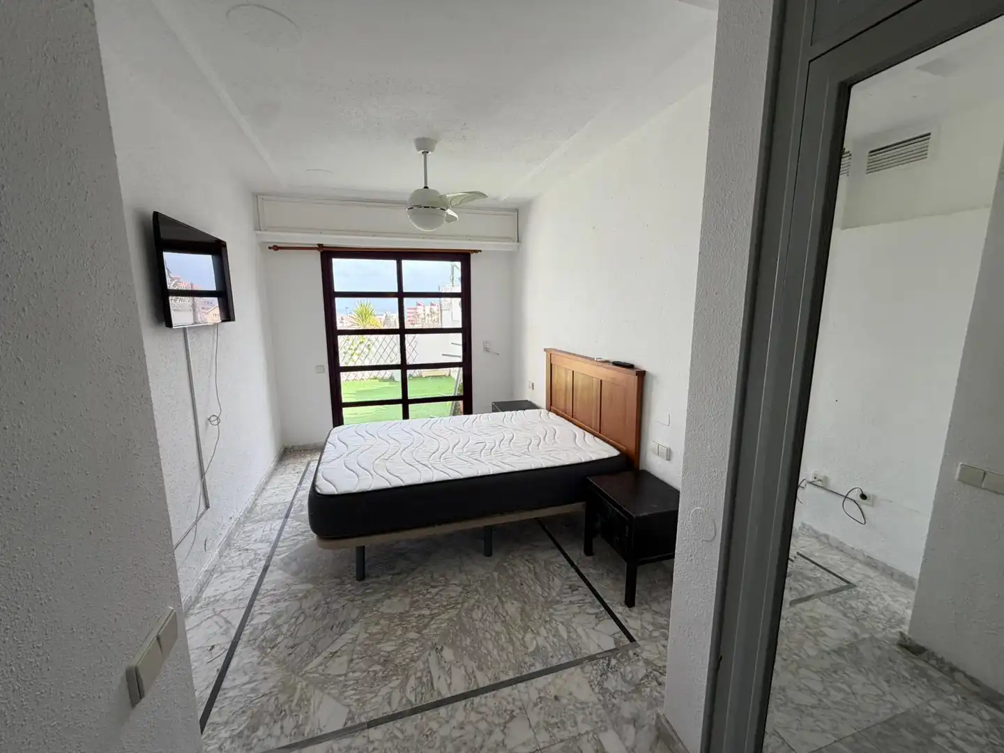 Habitación de Piso en venta en La Manga del Mar Menor con Terraza y Piscina comunitaria
