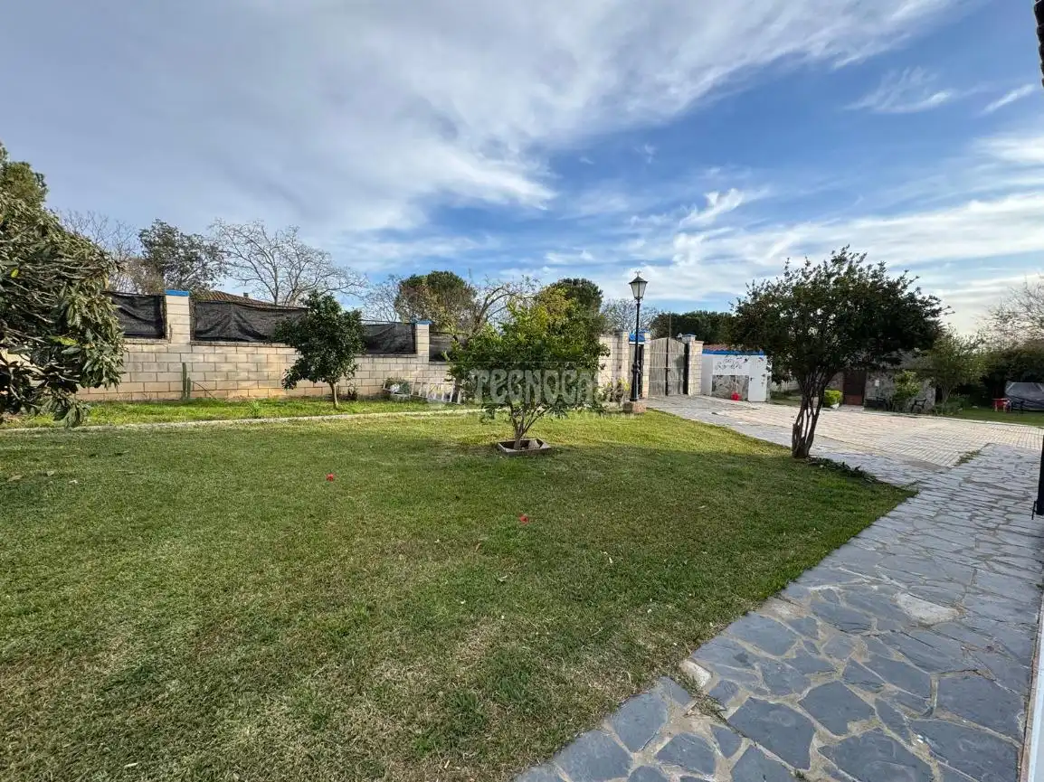 Country house zum Verkauf in Badajoz mit Klimaanlage, Privatgarten und Terrasse