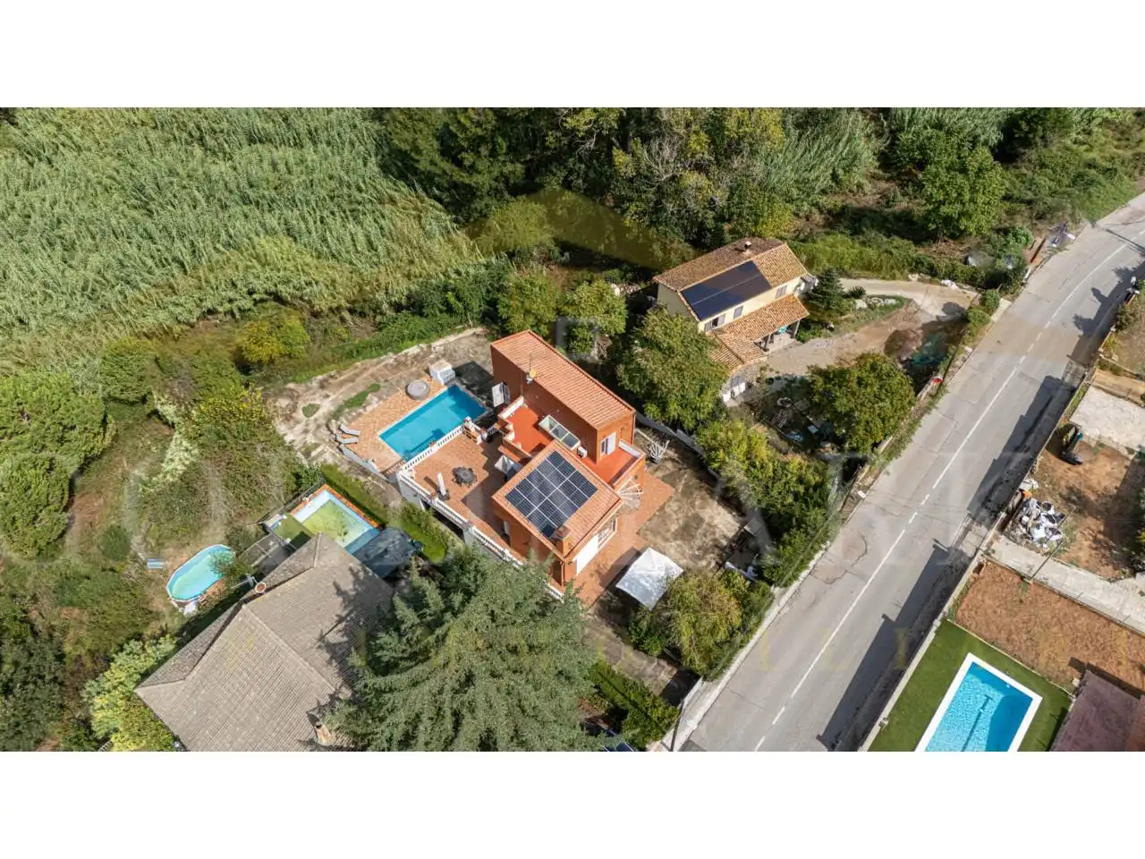 Vista exterior de Casa o xalet en venda en Corbera de Llobregat amb Aire condicionat, Calefacció i Jardí privat