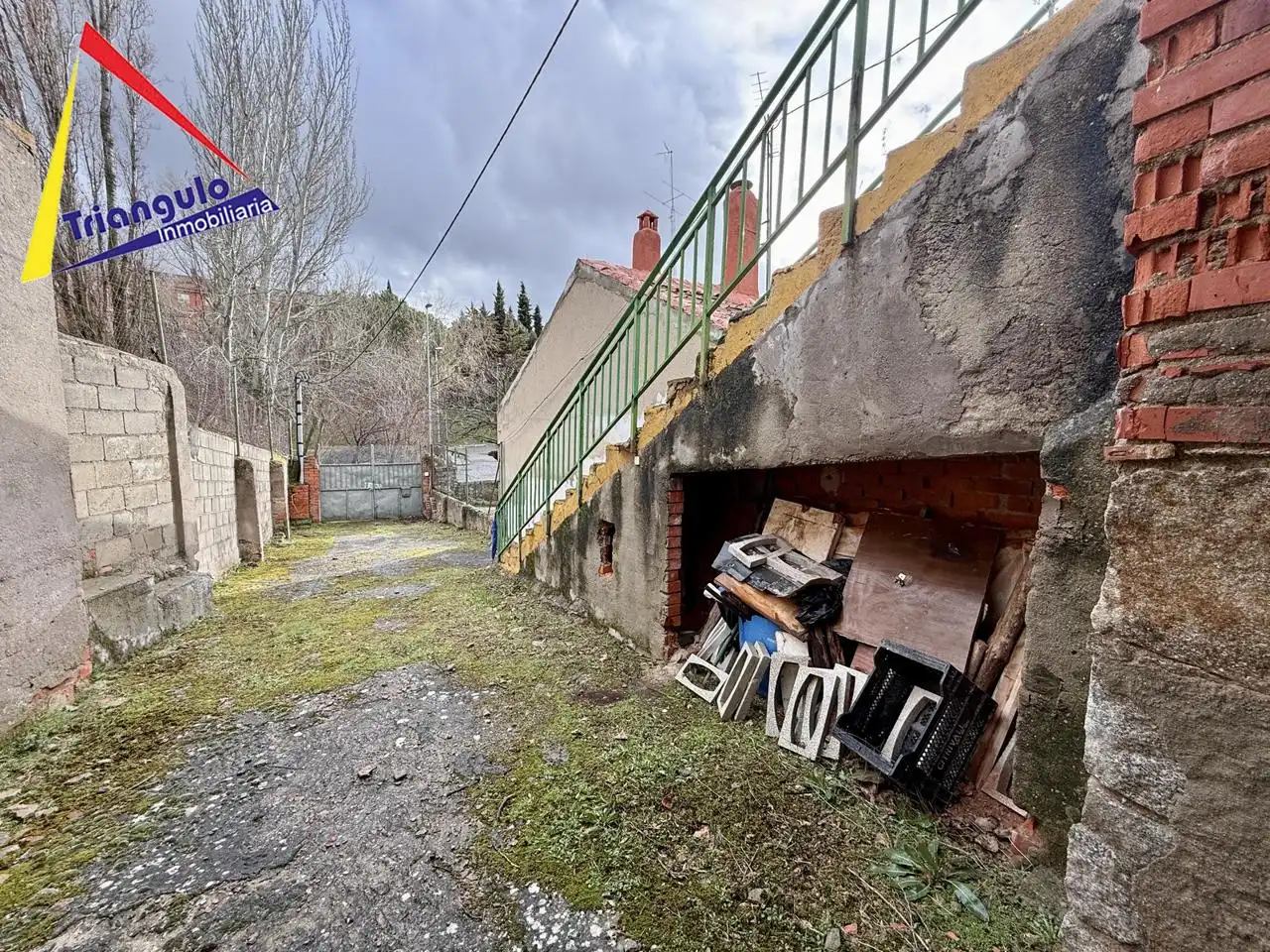 Vista exterior de Casa o chalet en venta en Segovia con Calefacción y Jardín privado