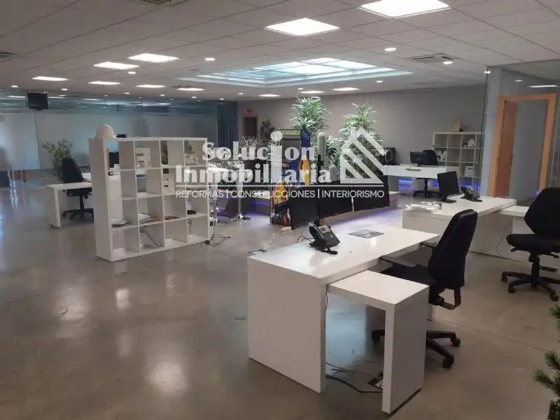 Nau industrial en venda en Santa Marta de Tormes