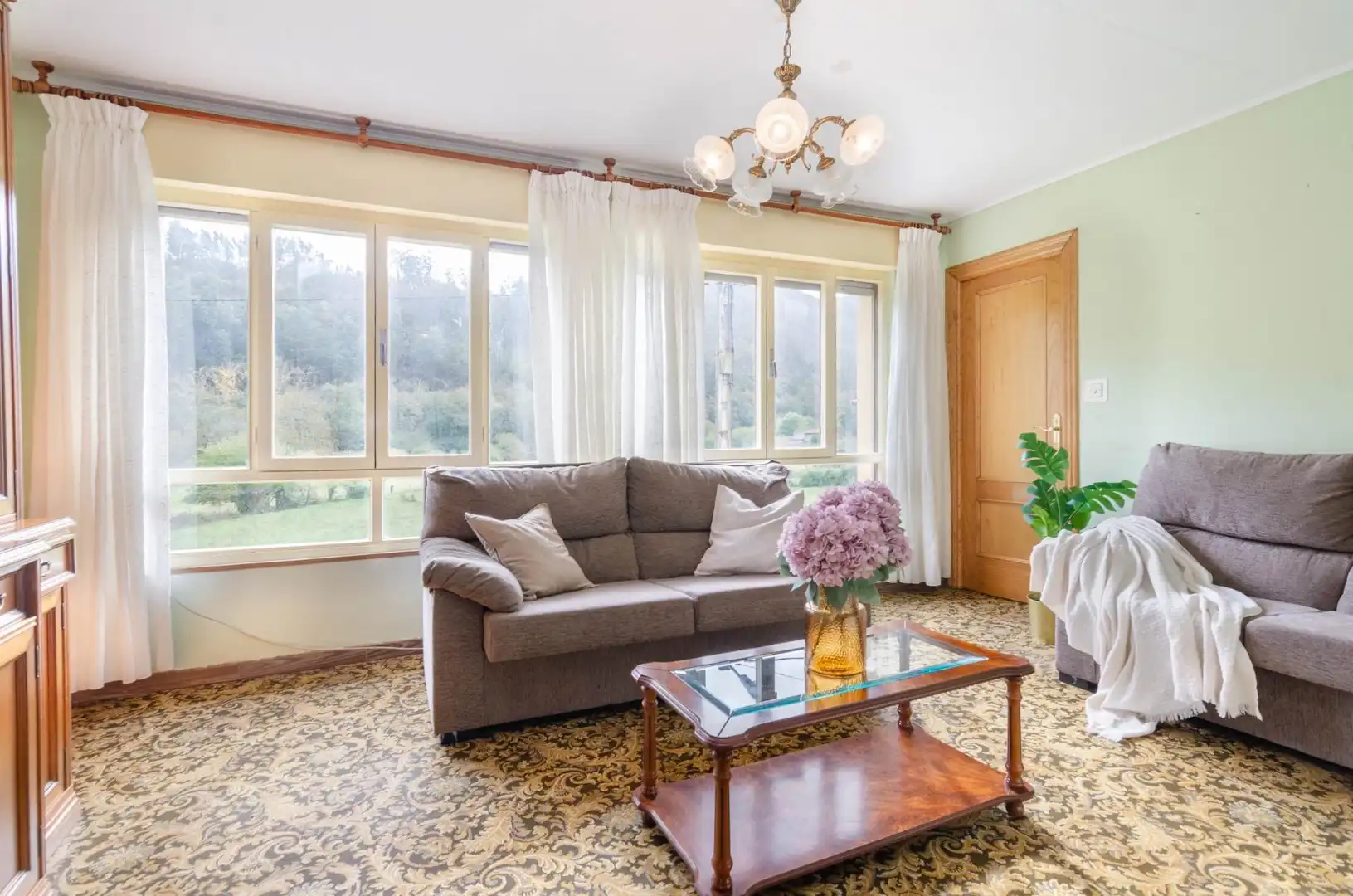 Sala de estar de Casa o chalet en venta en Salas con Calefacción, Jardín privado y Amueblado