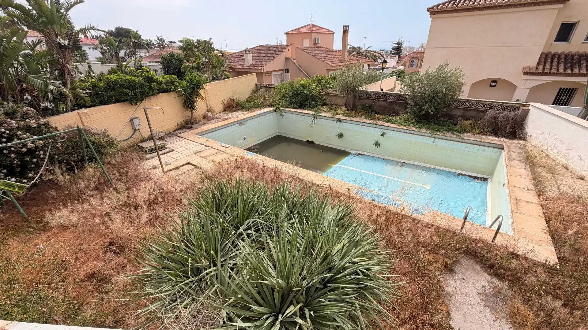 Piscina de Casa o chalet en venta en Roquetas de Mar con Aire acondicionado, Jardín privado y Piscina