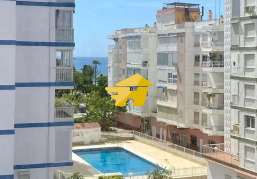 Vista exterior de Pis de lloguer en Vélez-Málaga amb Aire condicionat, Piscina i Moblat