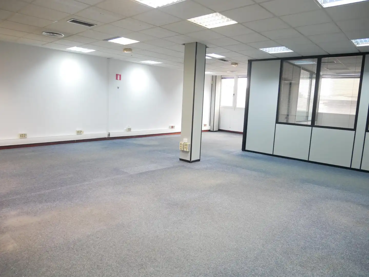 Büro zur Miete in Basauri  mit Klimaanlage und Heizung