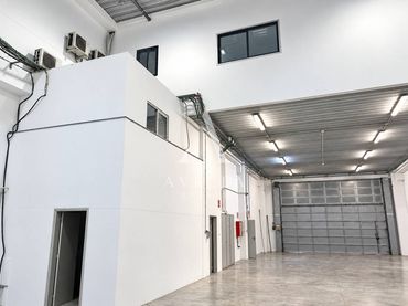 Nave industrial con ascensore in affitto a Calle Pintor Isidre Nonell 120