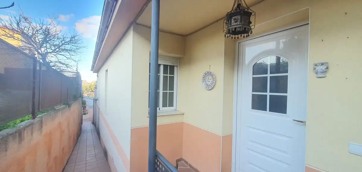 Vista exterior de Casa o chalet en venta en Els Pallaresos con Aire acondicionado, Calefacción y Jardín privado