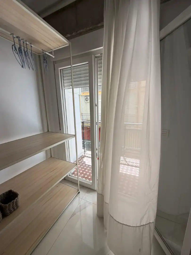 Terraza de Piso para compartir en Granada con Amueblado, Horno y Lavadora