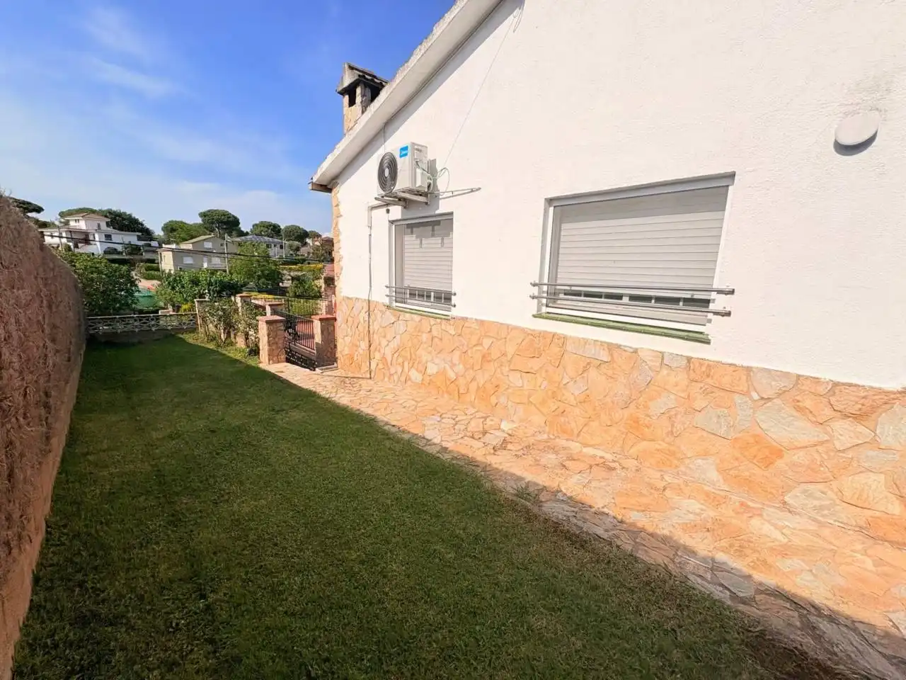 Exterior view of Houses for sale in Caldes de Malavella  with Air Conditioner, Heating and Private garden