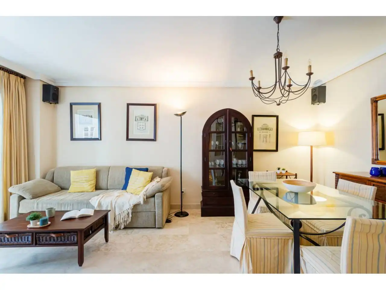 Sala d'estar de Apartament en venda en Almuñécar amb Terrassa, Traster i Alarma