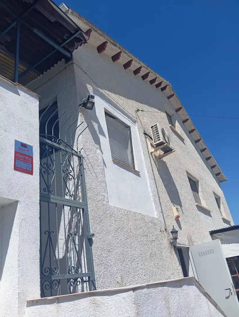 Vista exterior de Casa o xalet en venda en Bellvei amb Aire condicionat, Jardí privat i Terrassa