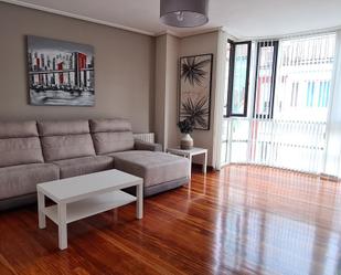 Living room of Flat to rent in Vitoria - Gasteiz  with Heating, Parquet flooring and Furnished