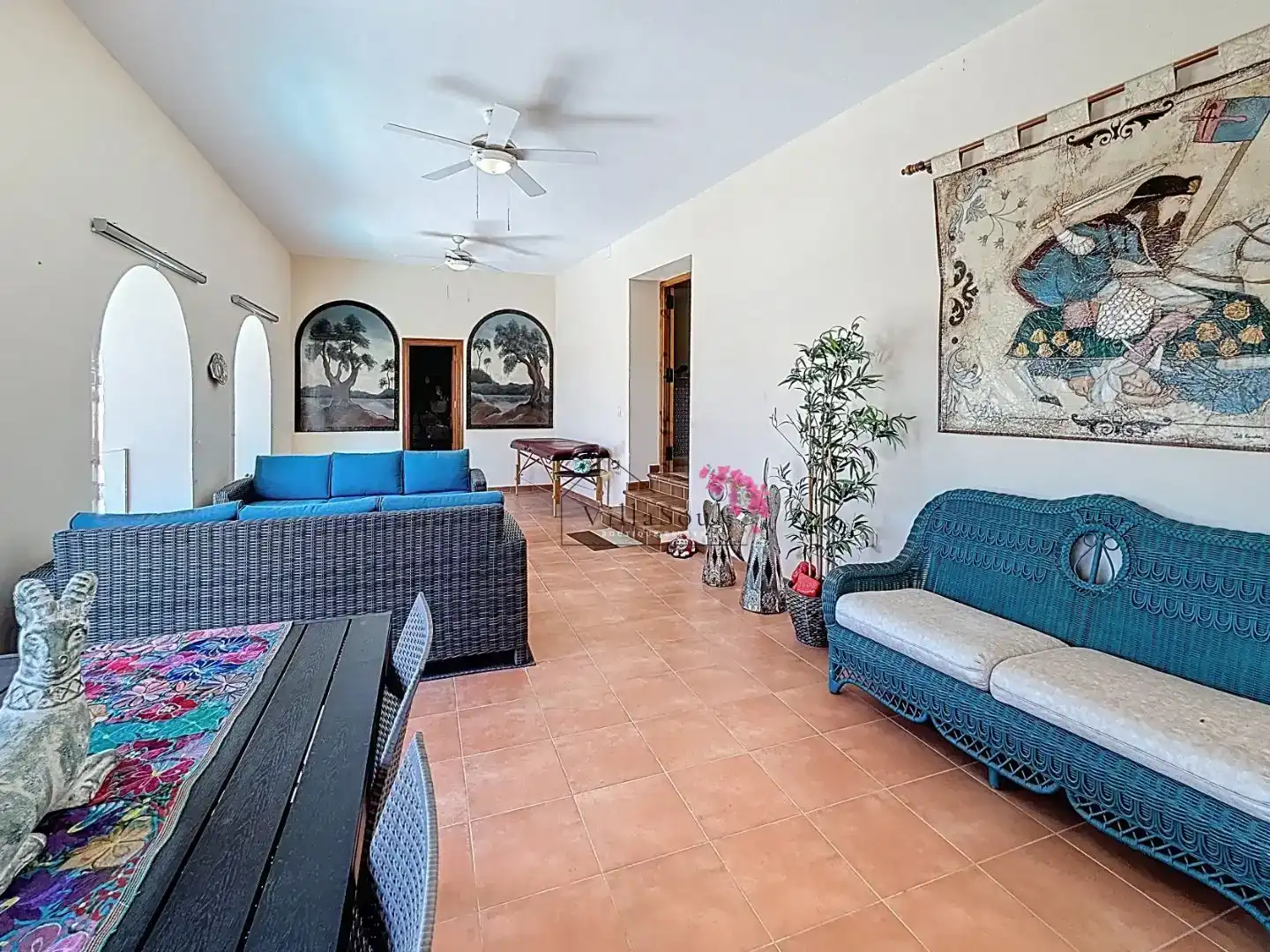 Sala d'estar de Casa o xalet en venda en Almuñécar amb Aire condicionat, Piscina i Balcó