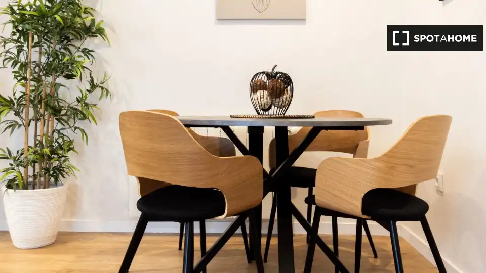 Wohnung zur Miete in Quatre Carreres