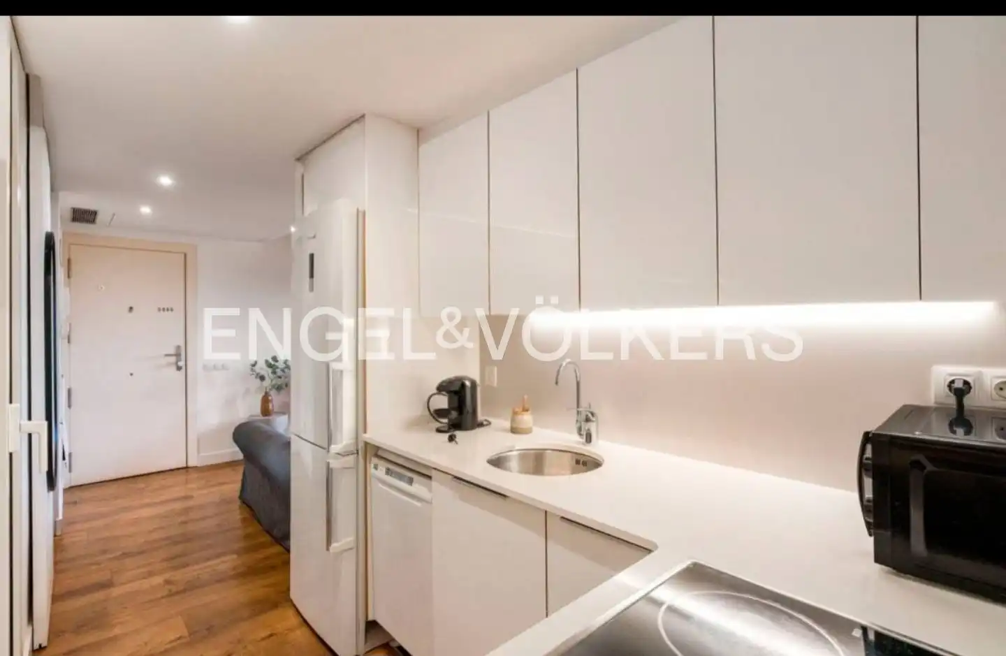 Kitchen of Flat for sale in Barcelona  with Air Conditioner, Heating and Balcony