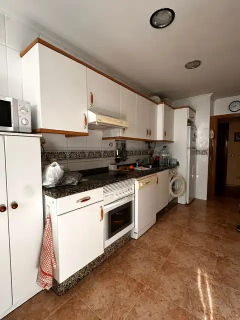 Cuina de Pis en venda en Pravia amb Calefacció, Parquet i Traster