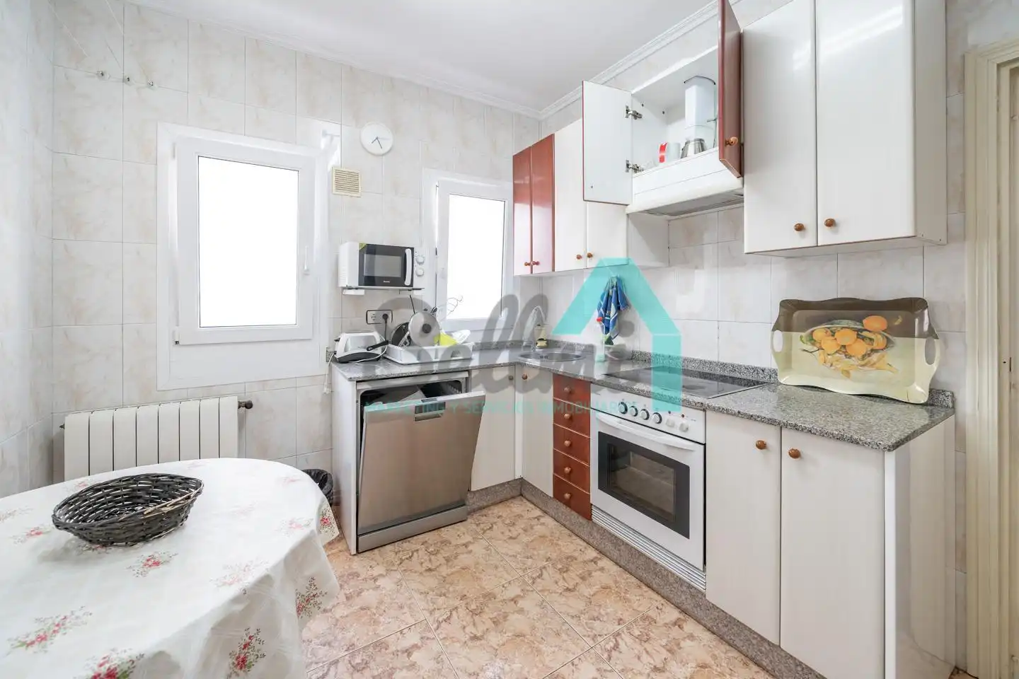 Kitchen of Flat for share in Este