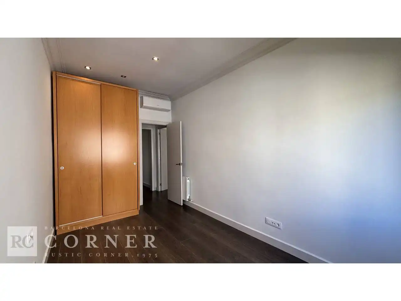 Attic for sale in Barcelona  with Air Conditioner, Heating and Parquet flooring