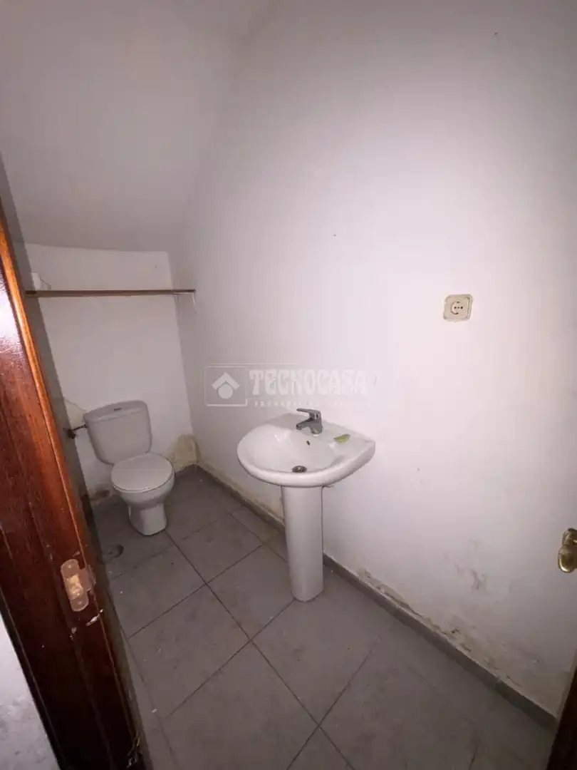 Baño de Local en venta en Getafe con Aire acondicionado